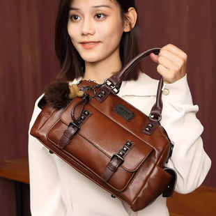 香港高级女包2025年新款高端女包大容量女士爆款铆钉多口袋手提包