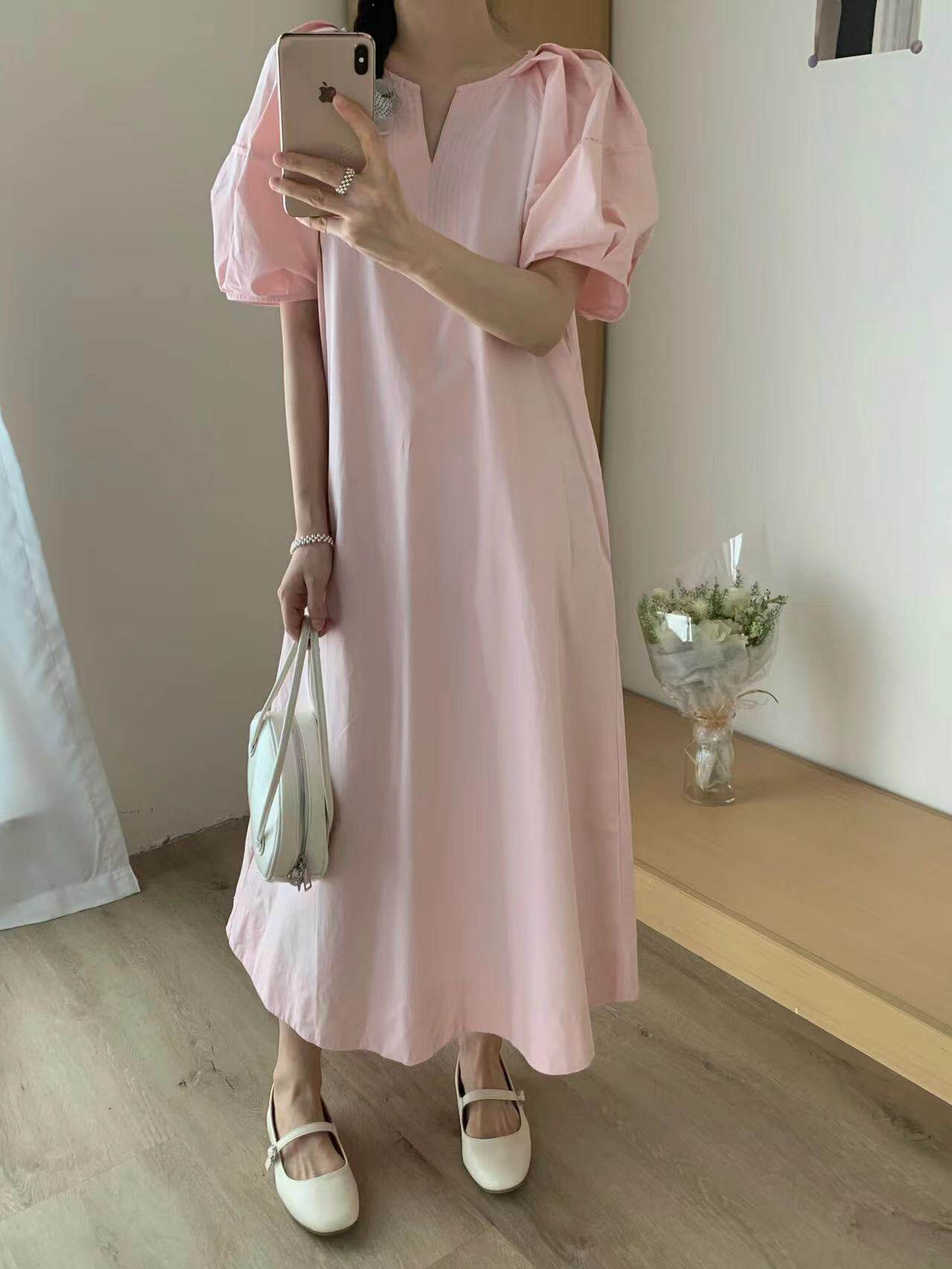 夏季气质款简约小V领纯色显瘦泡泡袖连衣裙韩系女装减龄甜美长裙