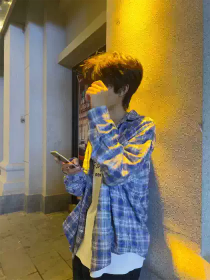 Summer Tie-Dye Plaid Thin Shirt for Men, Handsome Jacket, American-Style Plaid Long-Sleeve Shirt with a Turn-Down Collar, Casual Top