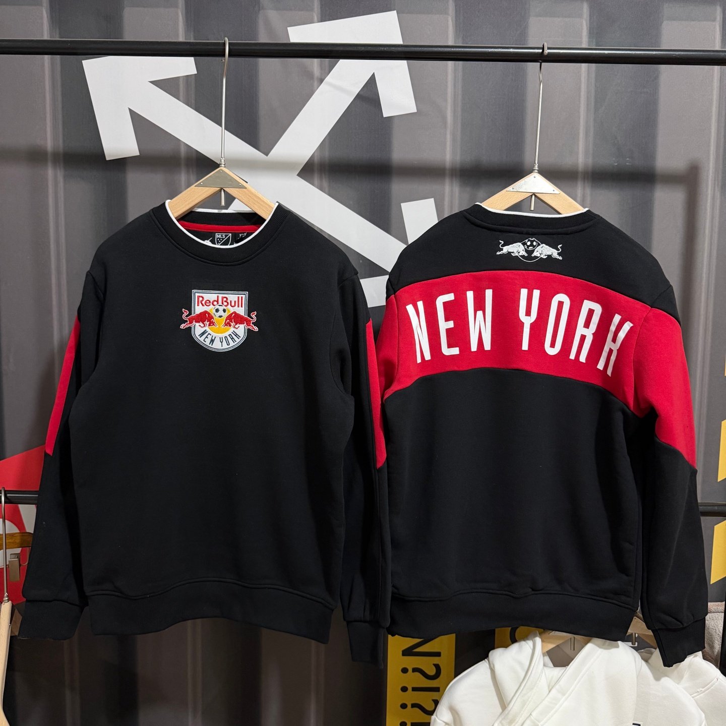 美单MLS足球NEWYORK纽约红牛队秋冬款加绒圆领卫衣刺绣套头上衣男