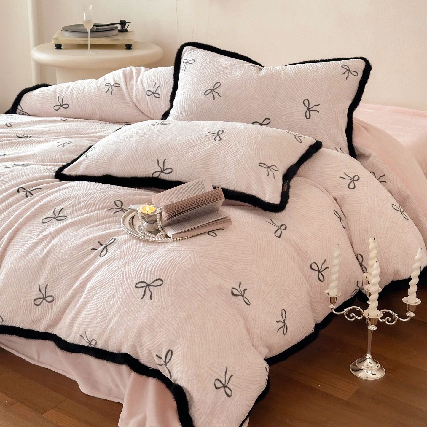 冬季法式少女心牛奶绒四件套雕花蝴蝶结毛绒被套加绒保暖床上用品