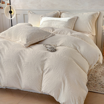 高端轻奢雕花牛奶绒四件套