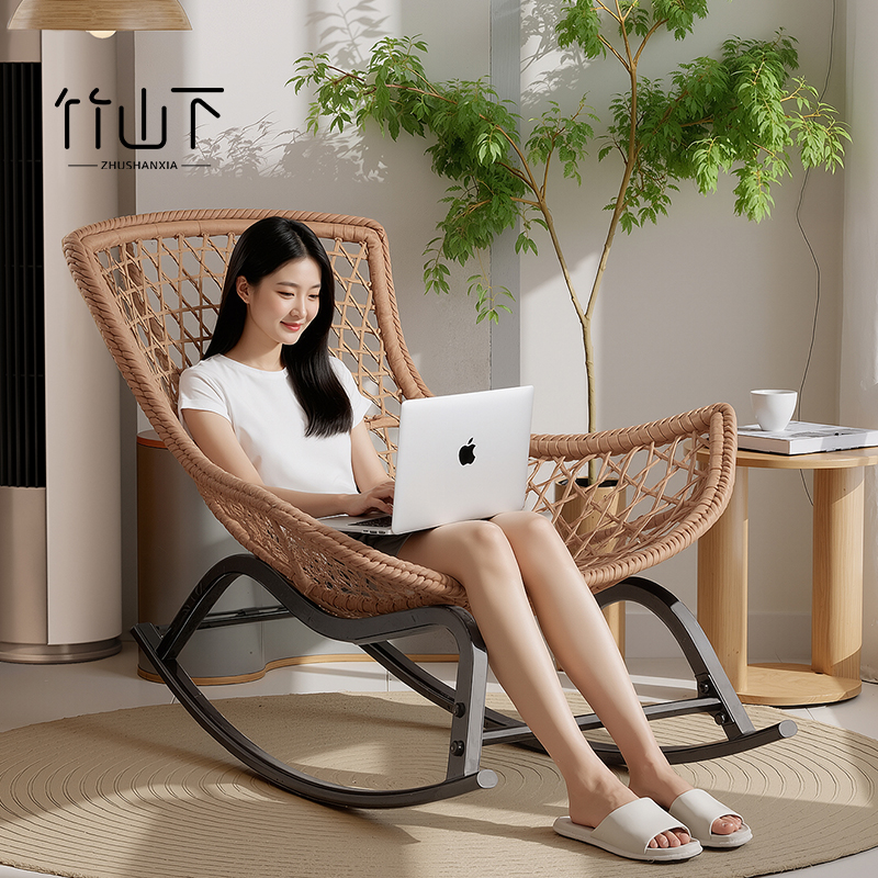 竹山下藤椅摇椅承重强悍四季可用