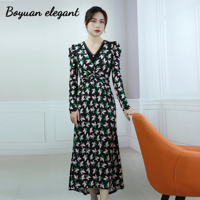 赫本风蝴蝶长袖修身茶歇连衣裙