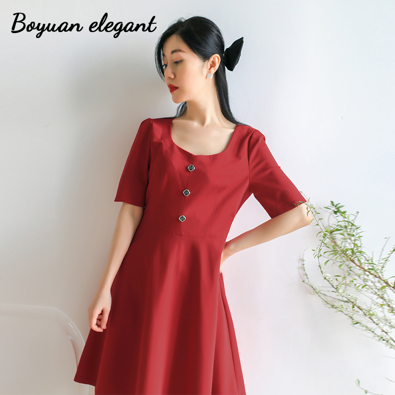 赫本风方领短袖小红裙收腰高级感