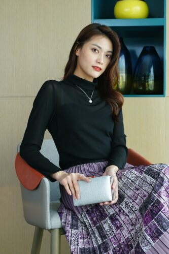 黑色气质堆堆领修身网纱打底衫女
