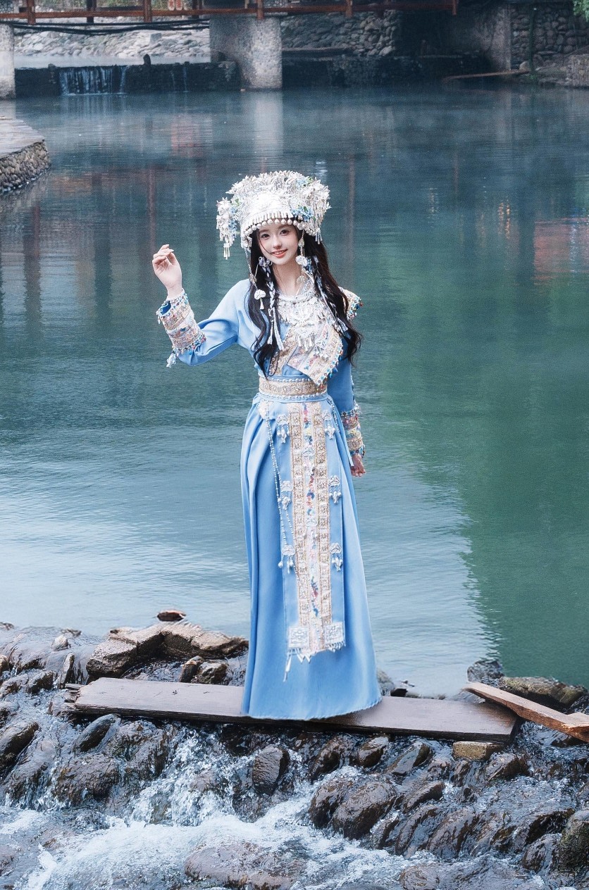 苗疆少女新款清新蓝色套装超仙民族苗疆苗族写真显瘦全套旅拍服装