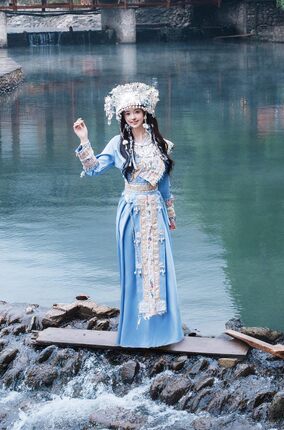 苗疆少女新款清新蓝色套装超仙民族苗疆苗族写真显瘦全套旅拍服装