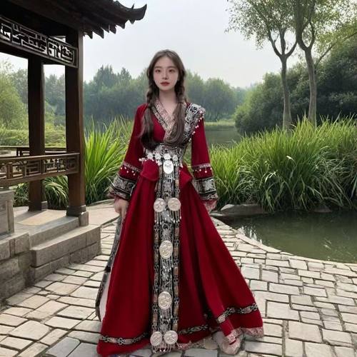 新款国风苗族服装土家族服饰少女舞台演出服汉服元素摄影旅拍套装