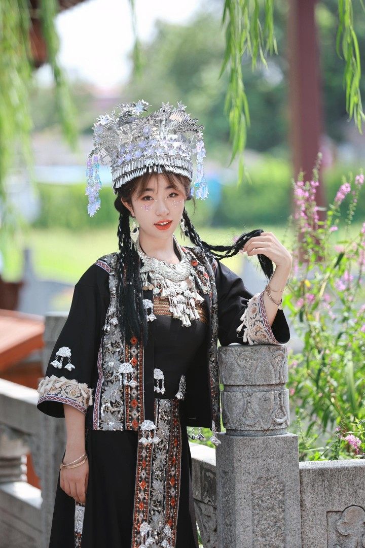 新款苗族服装苗疆少女苗家盛装旅拍摄影性感民族风苗疆少女衣服