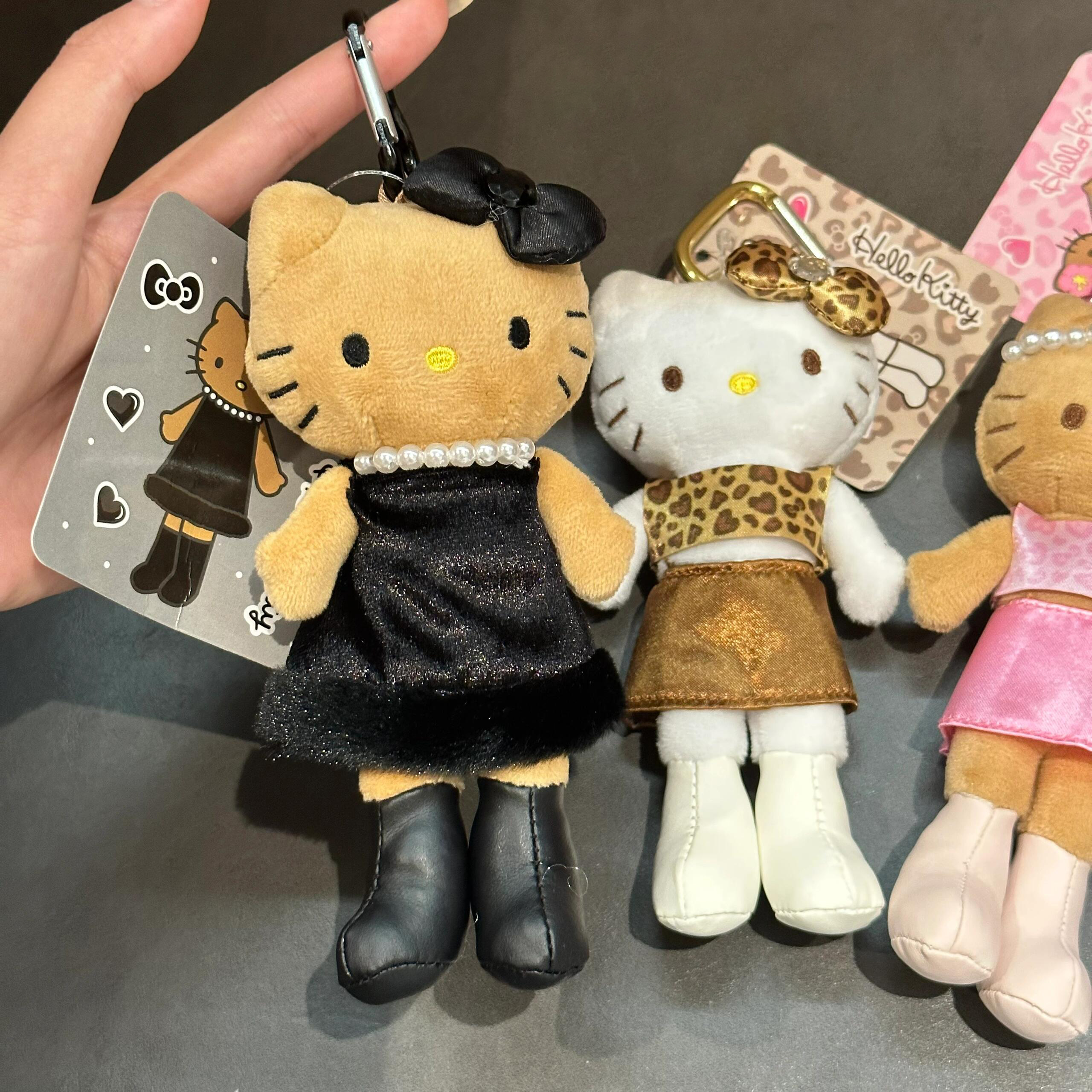 日本NIC长腿豹纹黑皮Kitty毛绒公仔挂件可爱KT猫书包包挂饰钥匙扣
