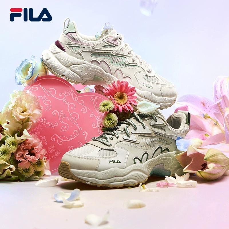 FILA斐乐女士摩登运动鞋
