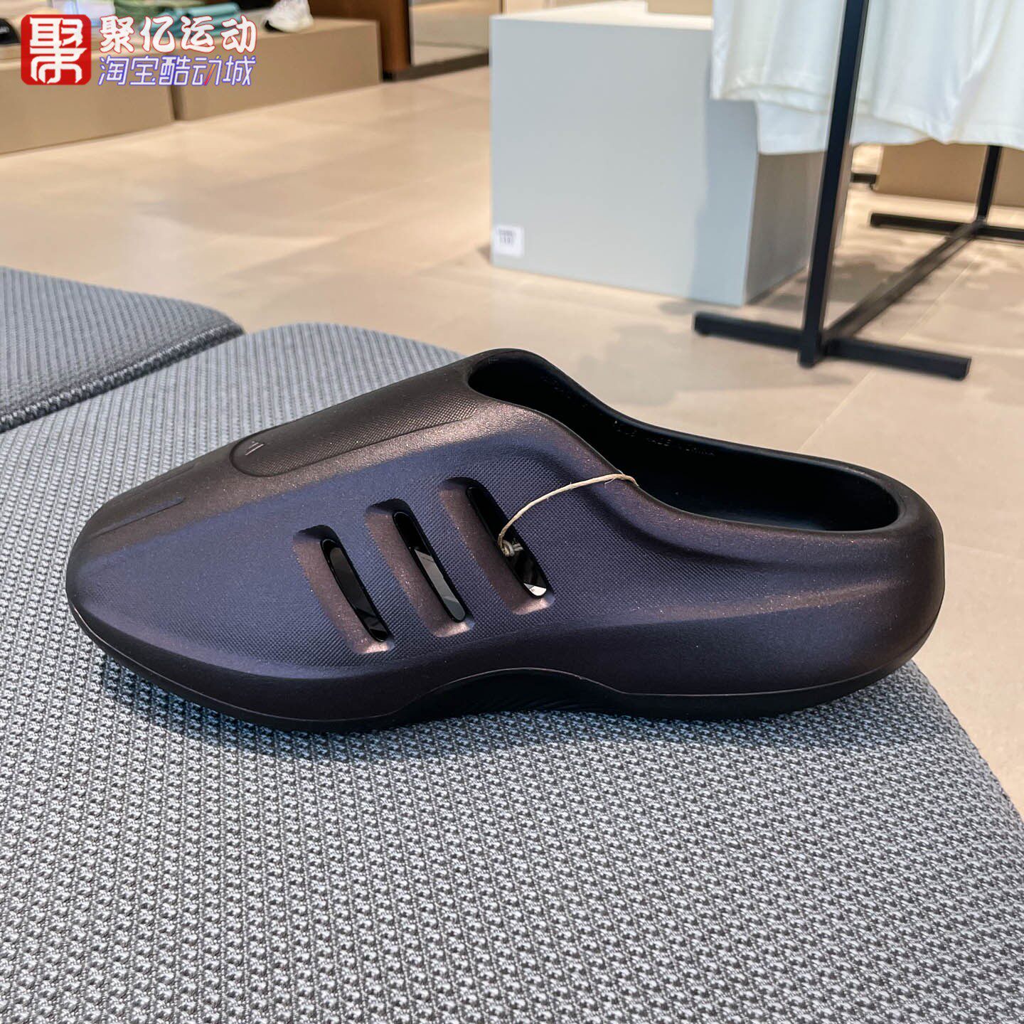 阿迪达斯三叶草男女炫彩光泽一脚蹬拖鞋洞洞鞋包头穆勒凉鞋JQ2653