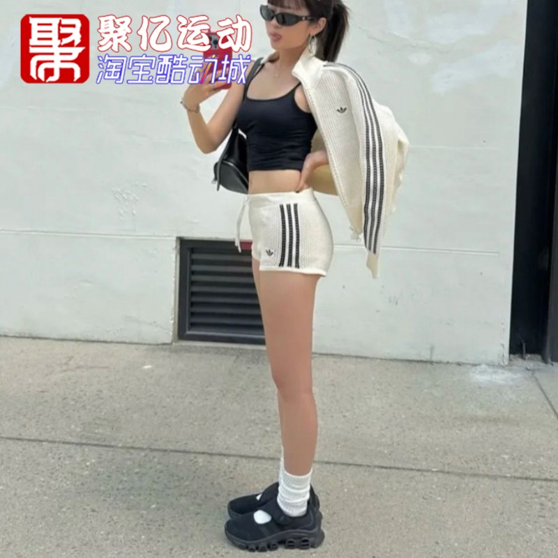阿迪达斯三叶草女T恤衫短裤套装