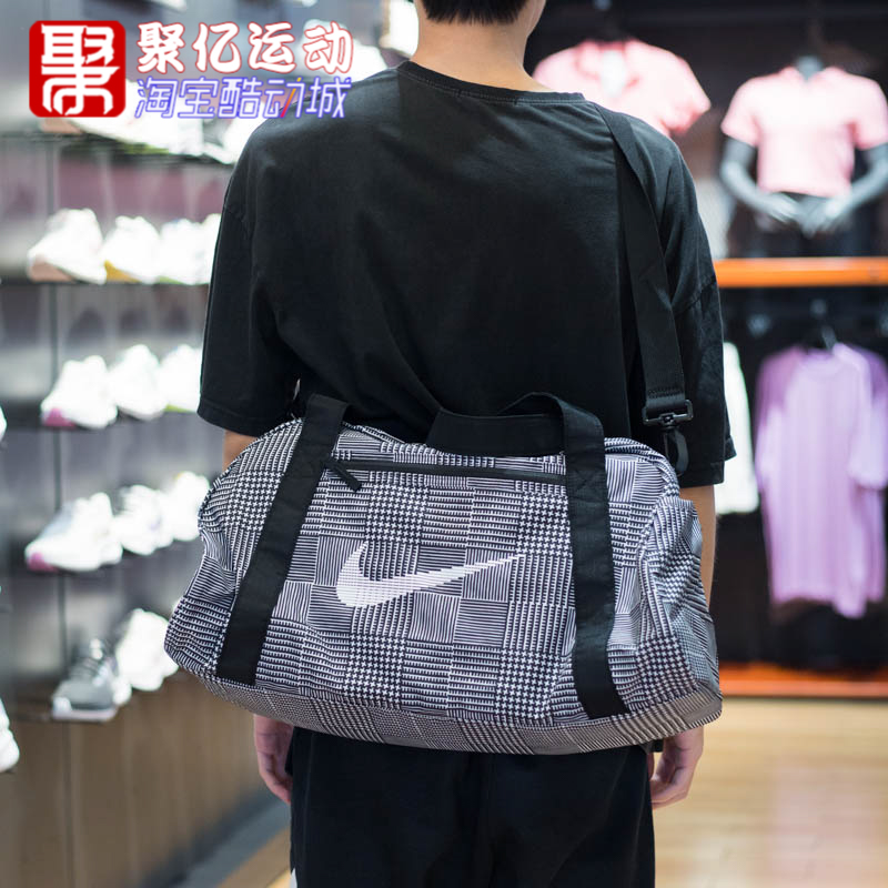 大容量斜挎包Nike/耐克