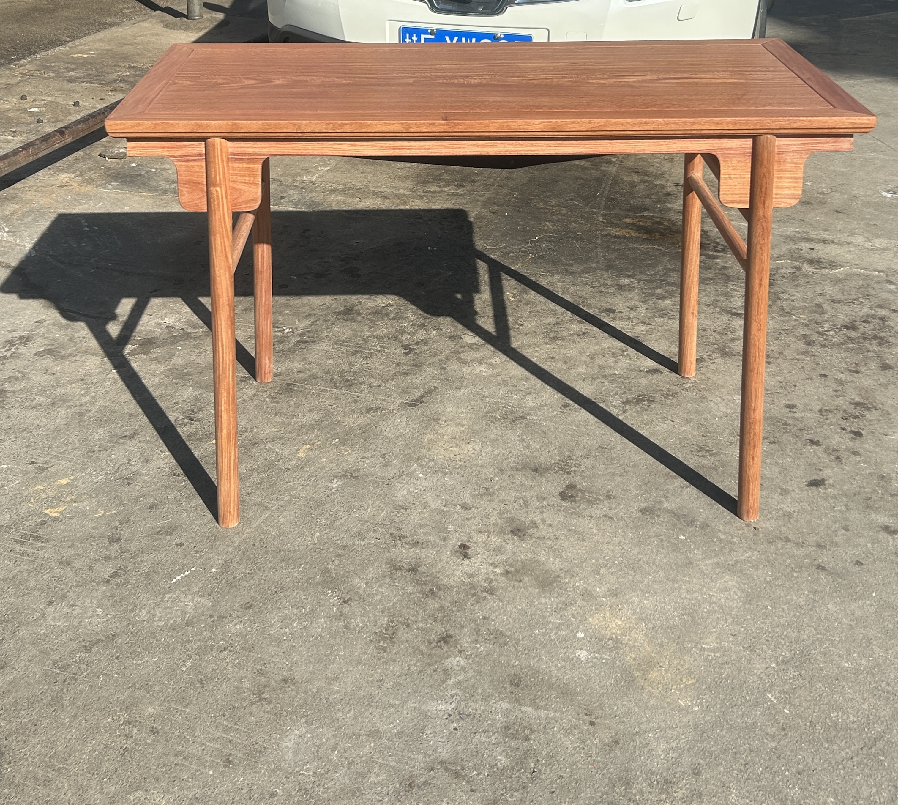 缅甸花梨1.3米素刀牙案小干泡桌茶桌居家学习桌阳台可用大果紫檀