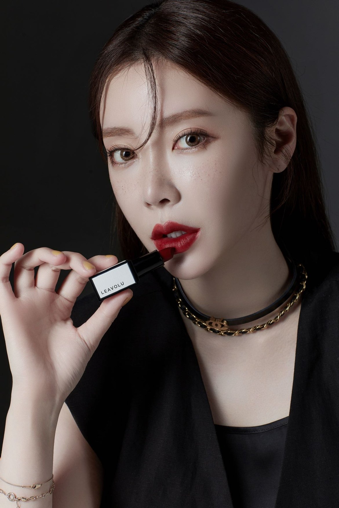 LEAVOLU时仁欧尼新款女神哑光口红不掉色不沾杯滋润持久保湿唇膏