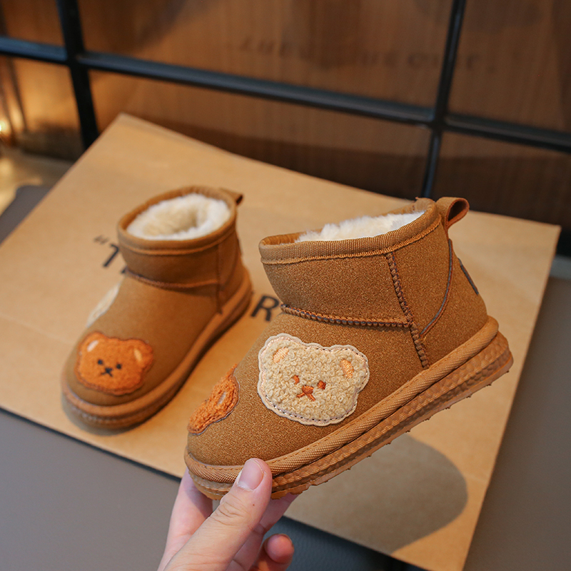 儿童雪地靴2025新款女童鞋子冬季男童短靴子加绒加厚保暖小熊棉鞋