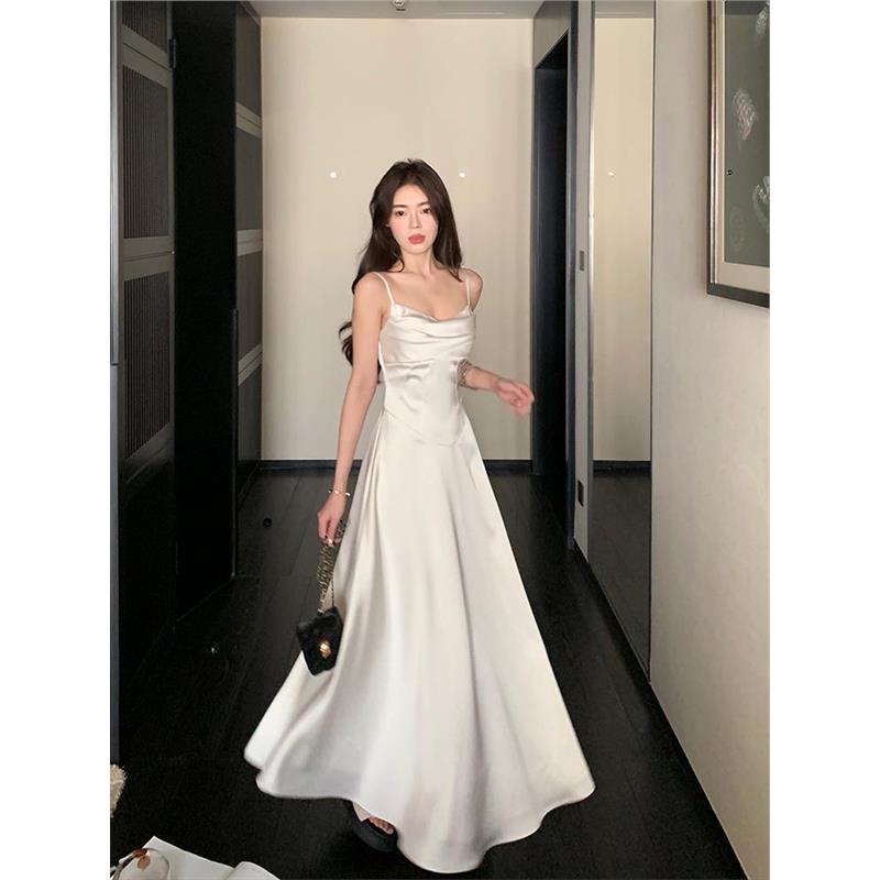 缎面白色吊带连衣裙女