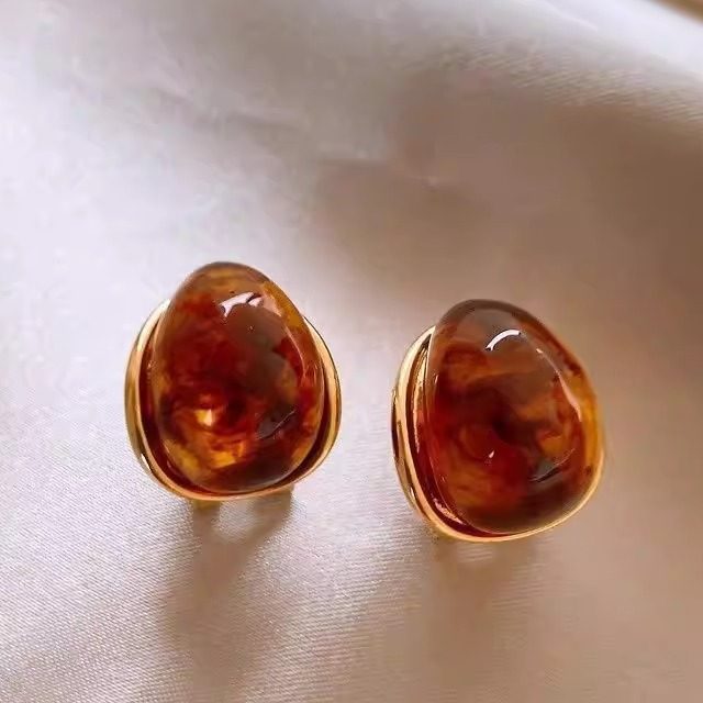 新款水滴形琥珀色立体耳扣女秋冬爆款咖色耳环气质高级感耳饰批发