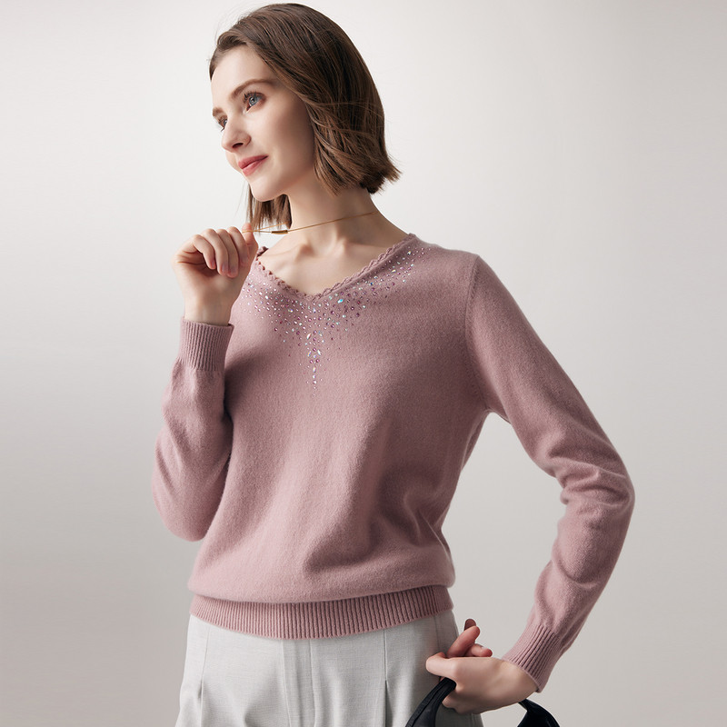 帕罗100%山羊绒秋冬新款烫钻V领休闲宽松百搭长袖T恤羊绒衫女,女装/女士精品,羊绒衫,淘宝优惠券,粉丝福利购,淘宝优惠卷