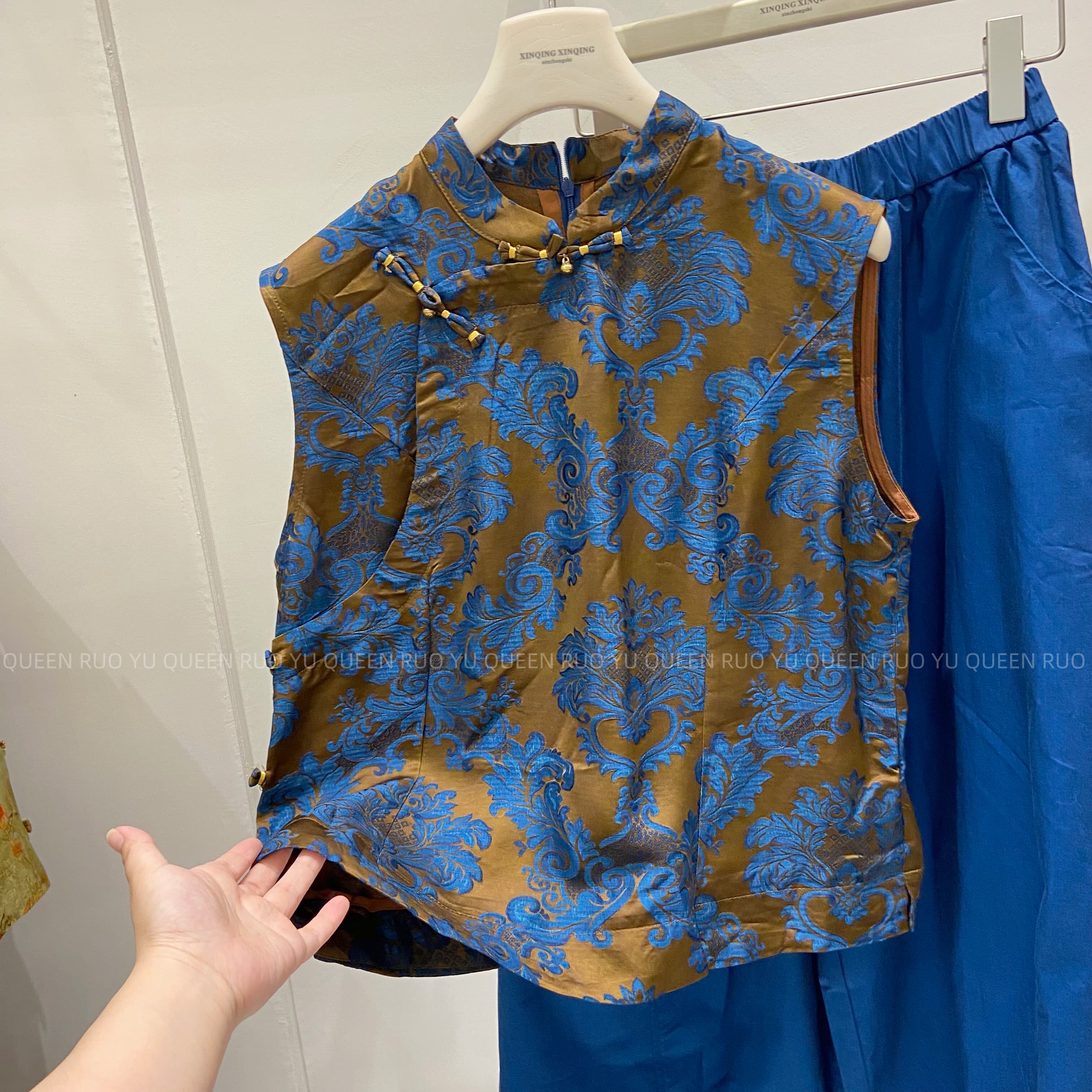 新中式复古提花撞色蓝色盘扣小蛮腰无袖人丝香云纱小衫女夏轻奢潮