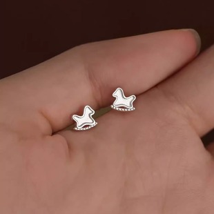 925纯银木马耳钉小众设计女2025新款爆款耳饰高级感耳环