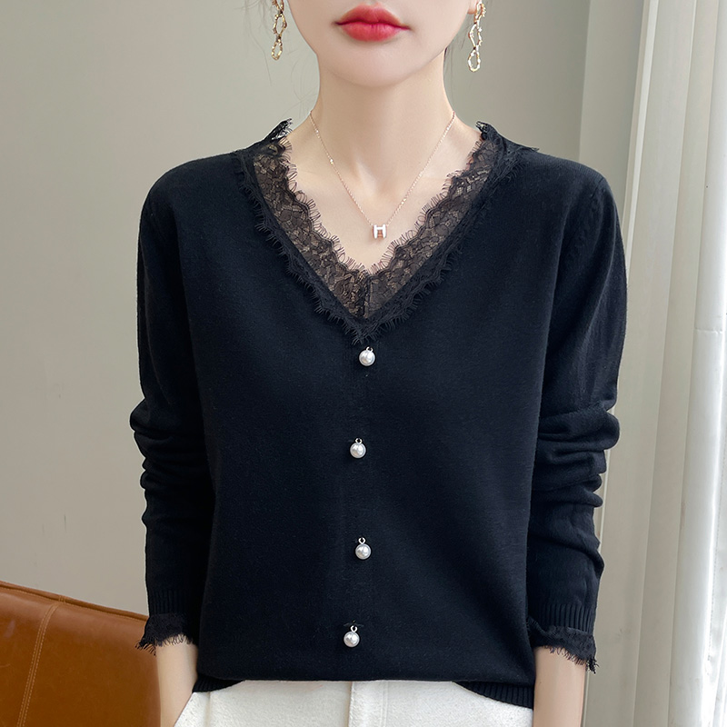 设计感蕾丝V领毛衣女内搭2024秋季新款软糯宽松洋派百搭打底衫