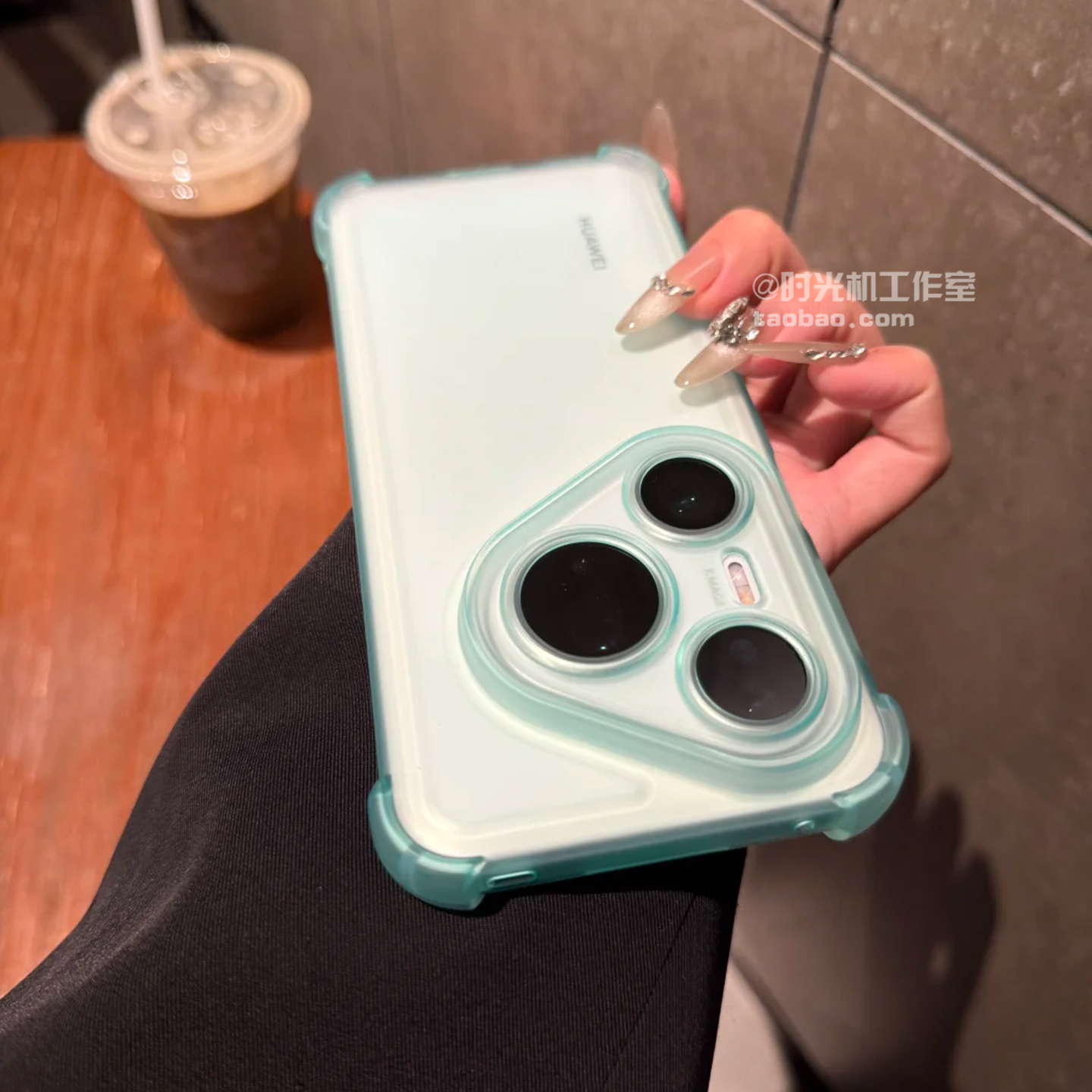 适用华为Mate70肤感四角防摔透明