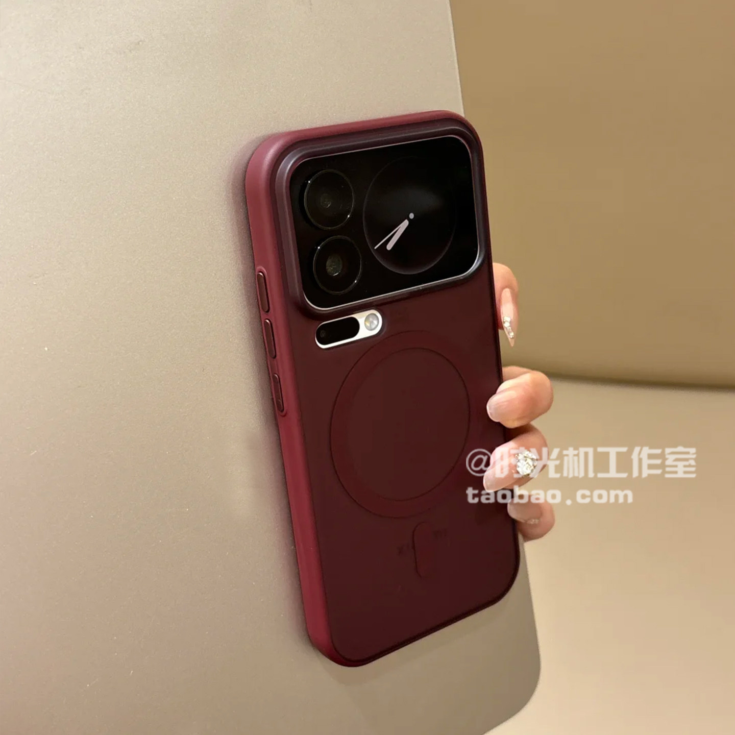 适用小米18Promax磨砂酒红磁吸壳