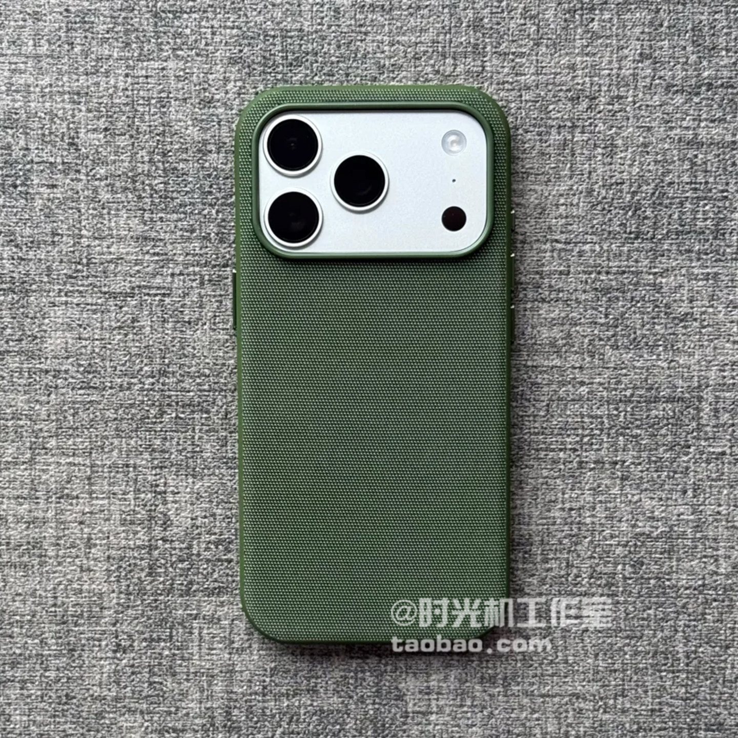 适用iPhone17Promax暗绿科技布纹