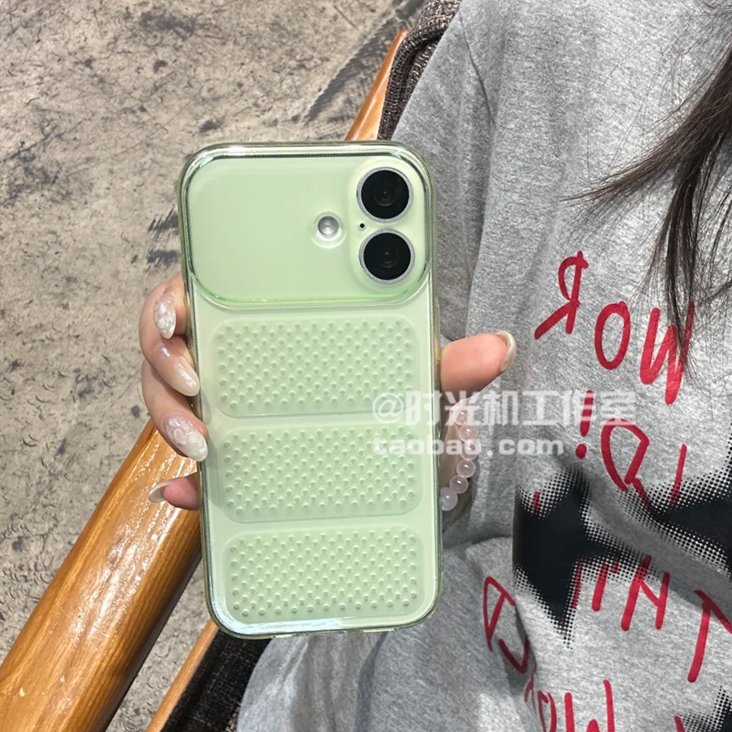 适用iPhone17Pro镂空网洞散热tpu