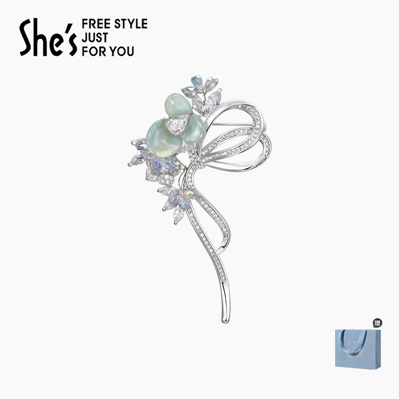 设计师轻奢饰品