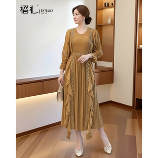 高级感卡其色长裙气质优雅端庄裙子春季女新款三宅褶皱高端连衣裙