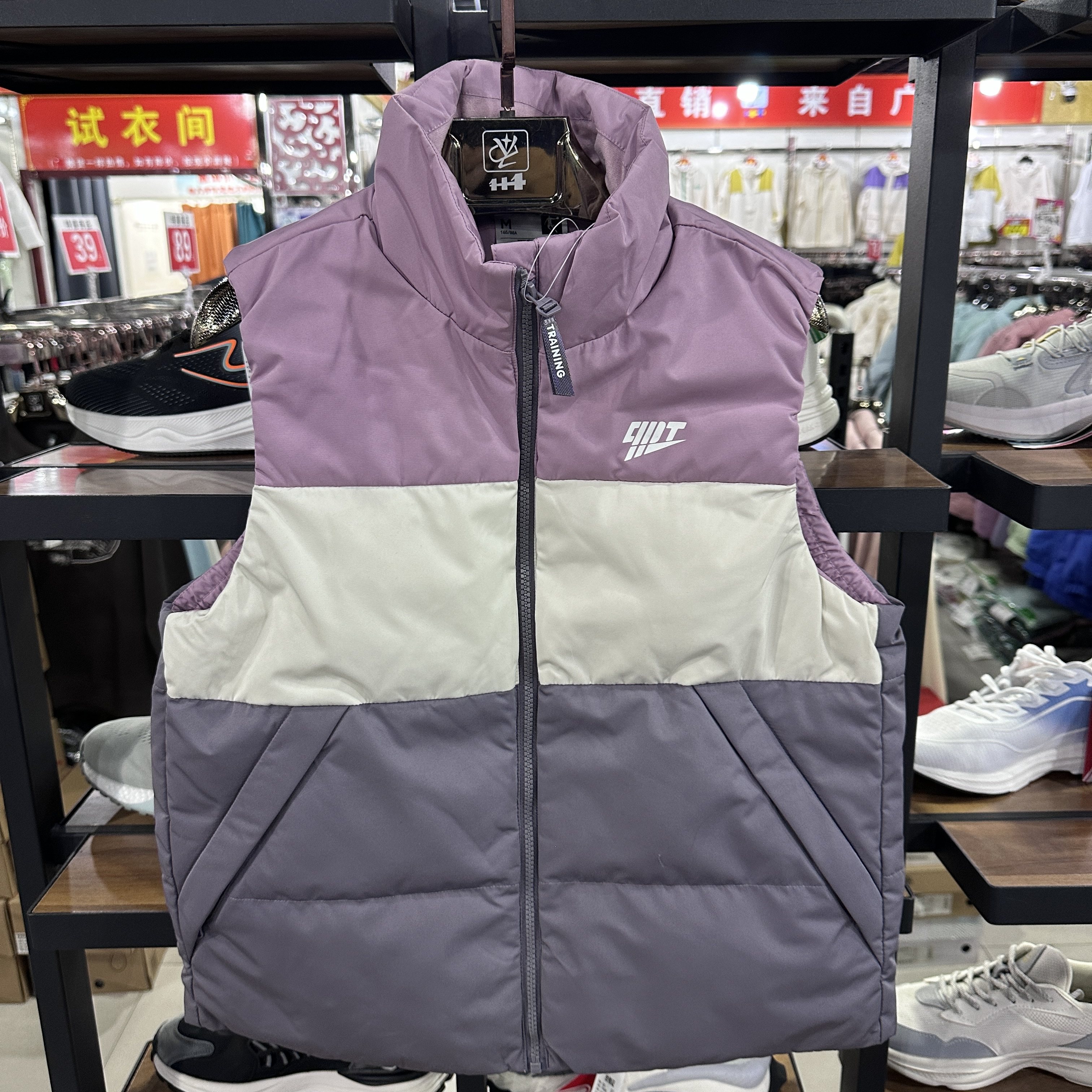 乔丹正品女子羽绒马甲休闲时尚保暖无袖坎肩运动上衣EMD42213352
