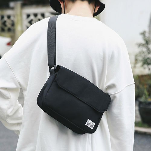 原宿潮流斜挎包男邮差包日系