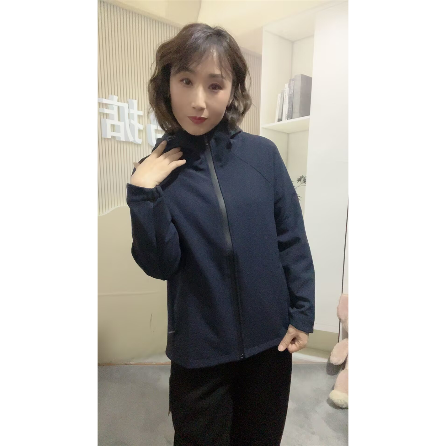 菲玛掂秋季新连帽加绒上衣外套女