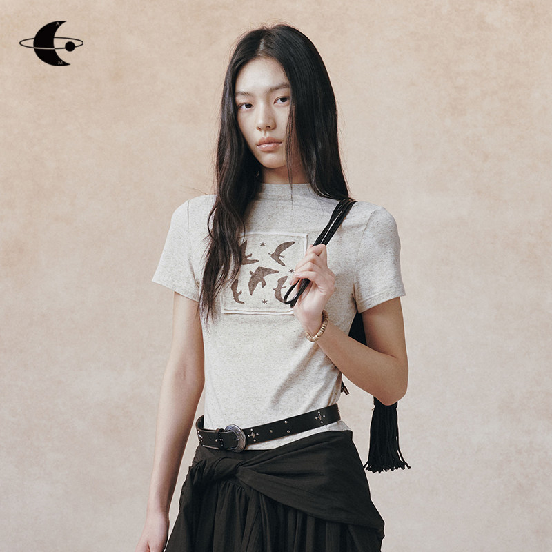 【傅菁同款】创世纪元 亚麻肌理小兜领飞鸟印花T恤女高弹短袖上衣图片
