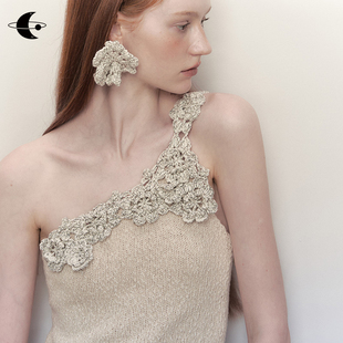 【卢昱晓同款】藤蔓物语手工钩花斜肩吊带背心女独特针织抹胸上衣