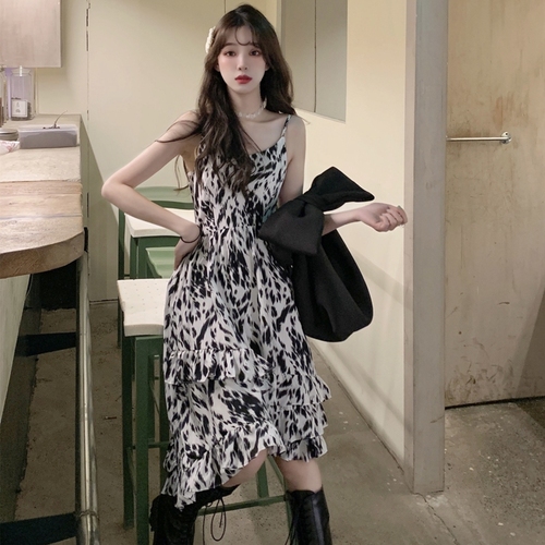 千万两时装店 QWLSZD2203 整款下架