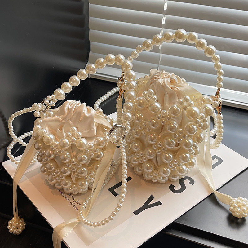 网红珍珠包包女2026超火小众设计链条斜挎包迷你口红包手拎零钱包