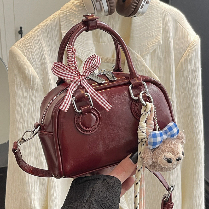 韩版小众红色手提包包女2026新款时尚简约单肩包高级感通勤斜挎包