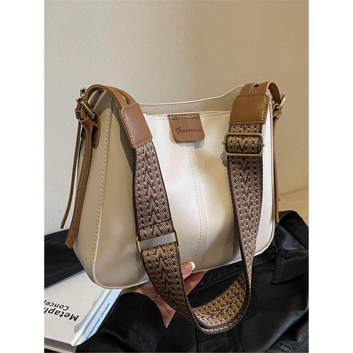 今年流行包包女2025新款时尚休闲单肩包百搭爆款宽肩带斜挎水桶包,箱包皮具/热销女包/男包,水桶包,淘宝优惠券,粉丝福利购,淘宝优惠卷