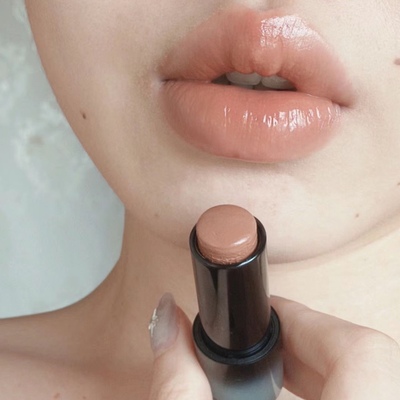 清透裸咖色！低饱和裸色水光口红