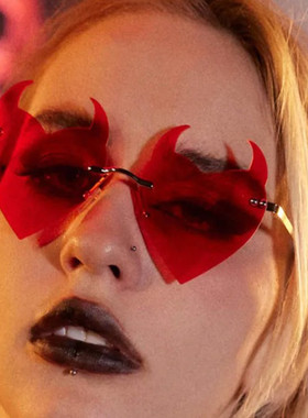 防紫外线爱心复古男女牛角太阳镜