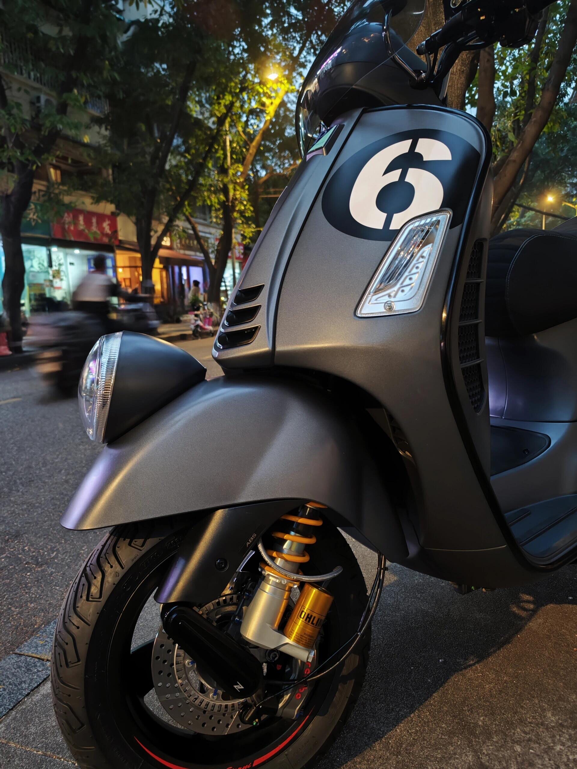VespaGTV300改装布雷博m50s卡钳套装欧林斯避震辐射码rmini手把镜