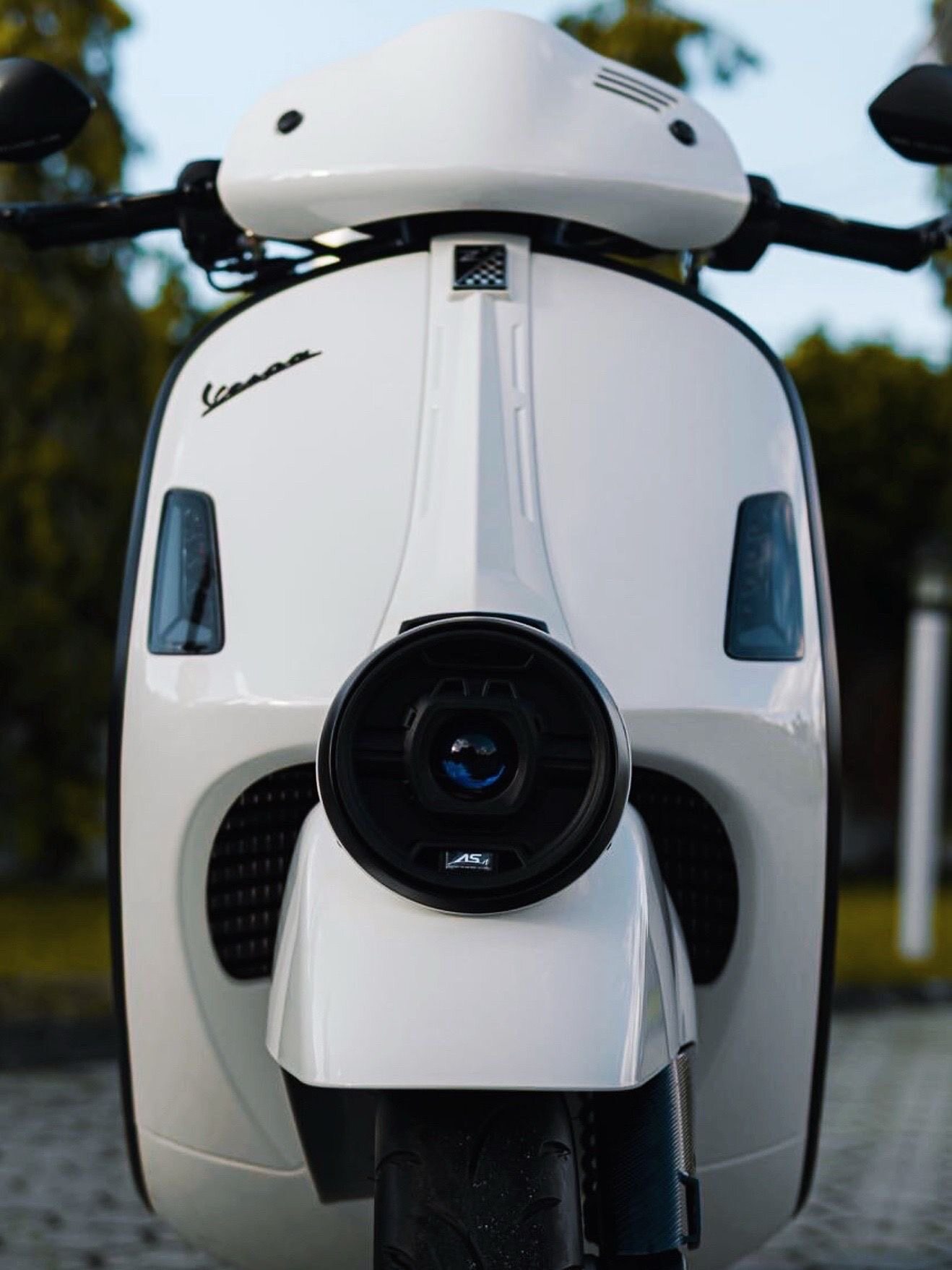 Vespa24-26款GTV300改装台湾视觉鲨大灯app控制亮度黄光白光
