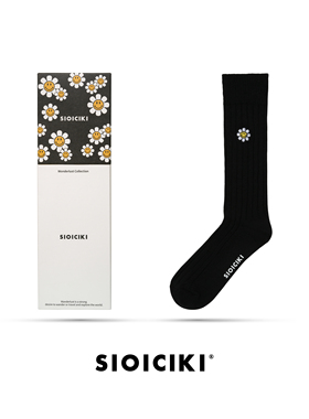 SIOICIKI/Wonderlust系列黑色抽条针织艺术太阳笑脸刺绣高筒袜