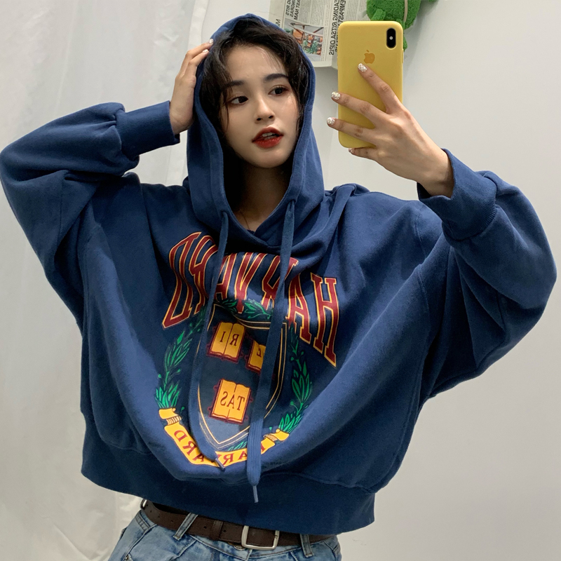 Real photo in 2021: spring dress, fish scale, thin sweater, women's spring and autumn short, lazy and versatile top