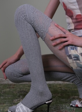 灰色蕾丝过膝袜女优雅简约风